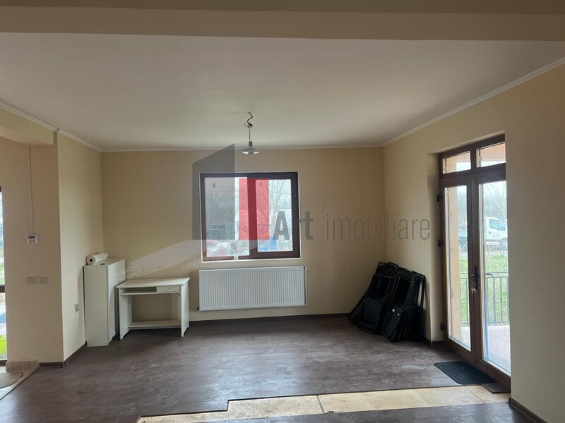 Giurgiu, 30 km de Bucuresti, casa cu teren de 5000 mp.