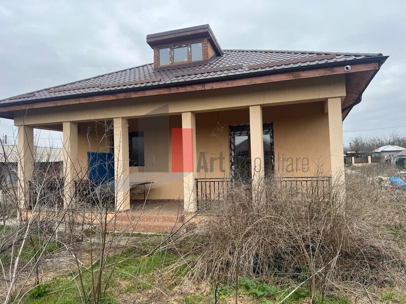 Giurgiu, 30 km de Bucuresti, casa cu teren de 5000 mp.