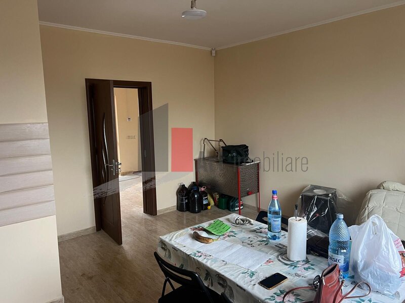 Giurgiu, 30 km de Bucuresti, casa cu teren de 5000 mp.