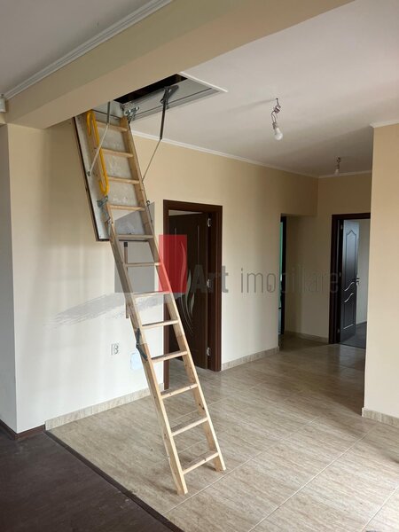 Giurgiu, 30 km de Bucuresti, casa cu teren de 5000 mp.