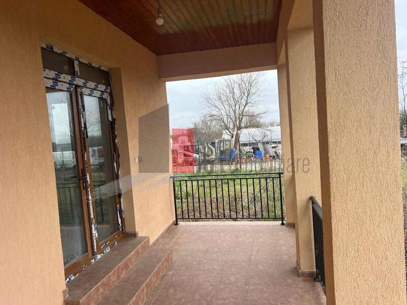 Giurgiu, 30 km de Bucuresti, casa cu teren de 5000 mp.